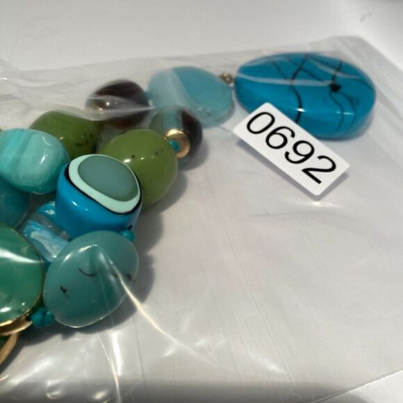 0692 Heavy Blue Stone Necklace with Large Turqoise Center Feature New - Picture 2 of 6